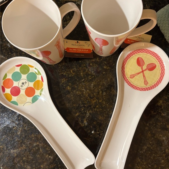 NWT Paula Deen White/Red Mugs and Spoon Rests Set Tagged 2011 All 4 one price - Picture 1 of 9